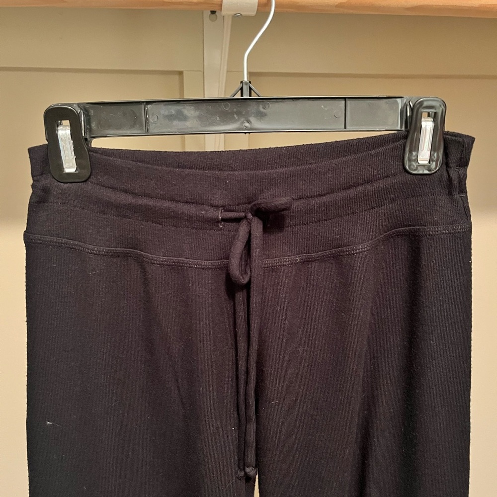 Beyond Yoga Black Joggers - Picture 4 of 5